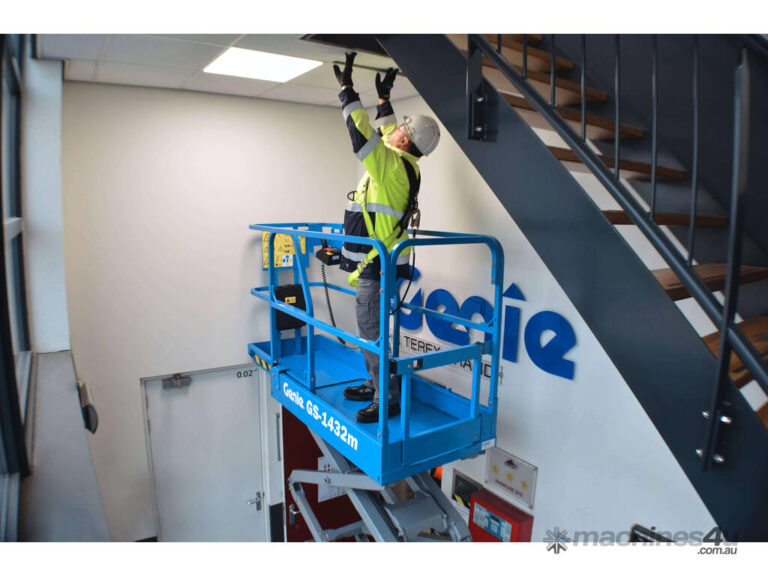 In Stock! Genie Micro Scissor – GS-1432m E-Drive