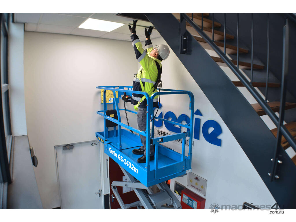 In Stock! Genie Micro Scissor – GS-1432m E-Drive