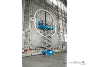 Genie GS-3246 32ft E-Drive Electric Scissor Lift — view 3