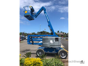 Genie Z-45/25J DC Articulated Boom Lift — view 1